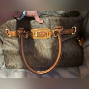 Michael kors purse amazing condition 💕💕